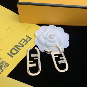 フェンディ ピアス 人気