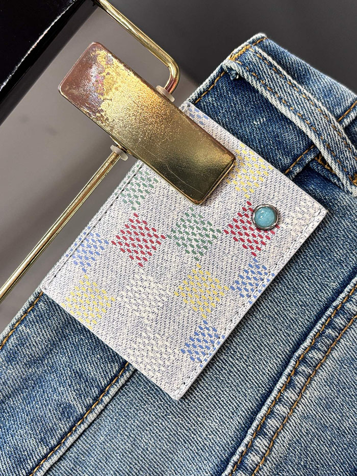 ルイヴィトン服スーパーコピー人気店 Louis Vuitton 2026年 メンズファッション ストレートレッグジーンズJP2601616L ヴィトン デニム 新作 - 画像 (4)