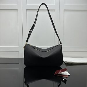 グッチ ショルダーバッグ 黒
