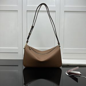 グッチ ショルダーバッグ レディース