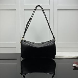 グッチ ショルダーバッグ 黒