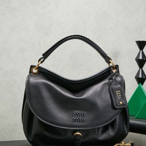 ミュウミュウ ショルダーバッグ 黒