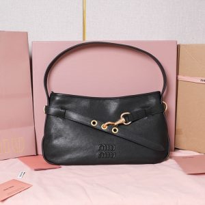 miumiu バッグ 黒