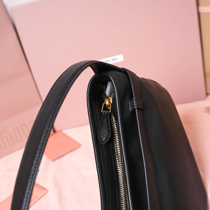 ミュウミュウ バッグ アウトレット 店舗 MiuMiu アバンチュール ナッパレザー バッグ レギュラー ブラック 5BC182_2BBL_F0002 miumiu バッグ 黒 - 画像 (3)