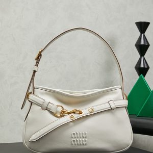 MiuMiu バッグ 人気