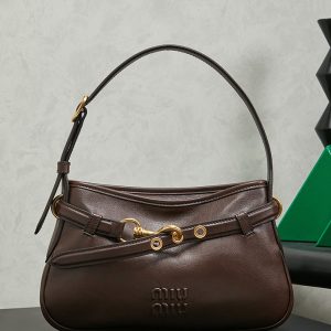 MIUMIU バッグ 値段