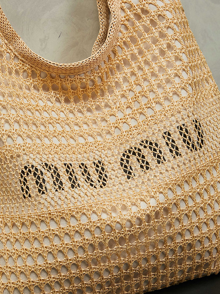 ミュウミュウ バッグ アウトレット 店舗 MiuMiu トートバッグ ラフィアエフェクト リネン ポーチ付き ロゴ ベージュ 5BG231 ADO5 F0018 MIUMIU トートバッグ 布 - 画像 (6)