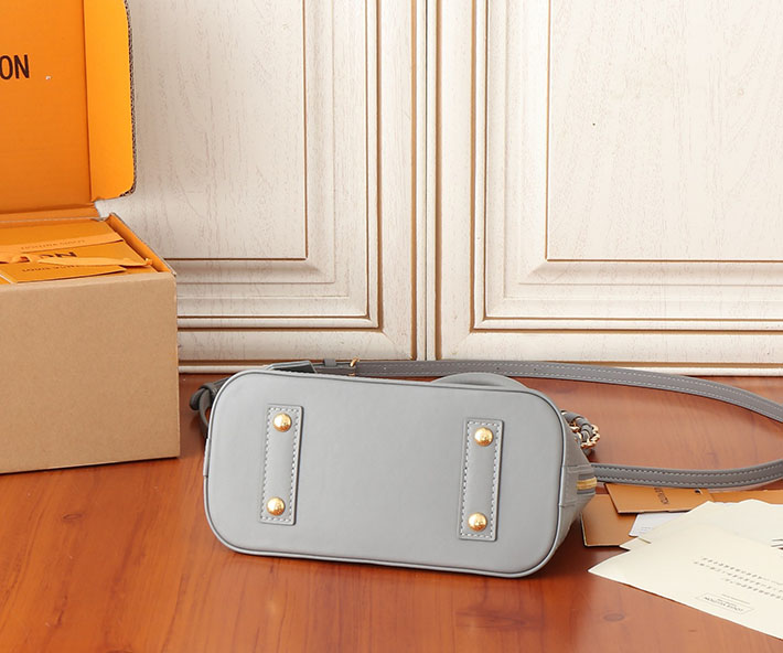 ルイヴィトン バッグ アウトレット 店舗 LouisVuitton アルマ BB ハンドバッグ トリアノングレー M12561 ルイヴィトン アルマ 新作 - 画像 (4)